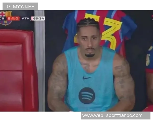 拉菲尼亚在社交媒体上向阿尔巴致敬表达曾共战的荣幸与感激之情